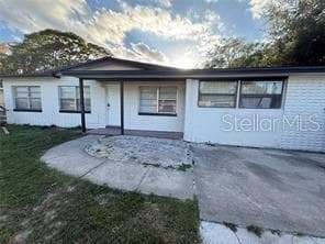 Building Photo - 1418 Queensway Rd