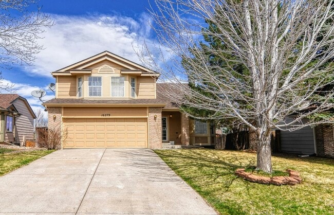 Building Photo - 16279 Hedgeway Dr