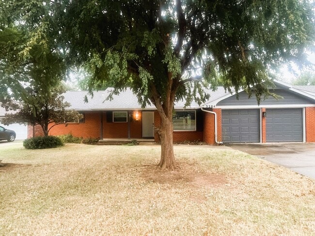 Building Photo - 3108 NW 62nd St Unit 3204 NW 35