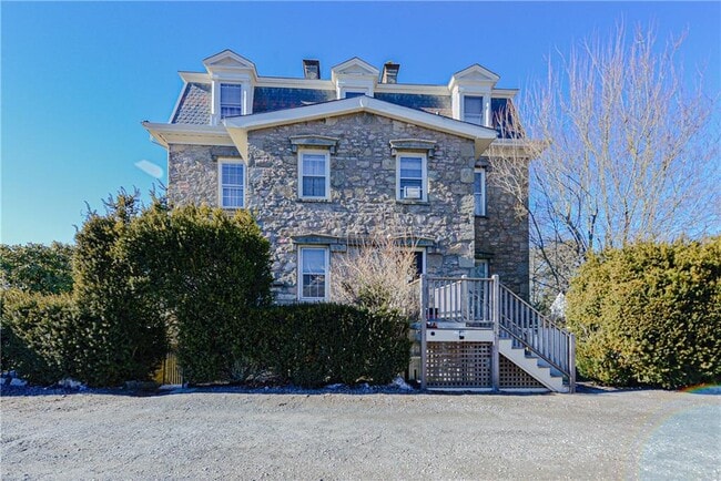 Photo - 10 Pell St