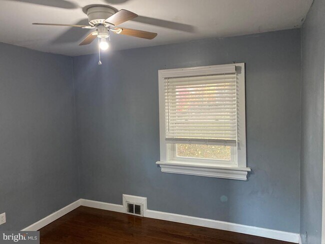 Photo - 6411 Kilmer St