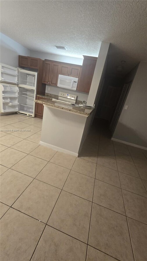 Photo - 11483 NW 42nd St Unit 11483