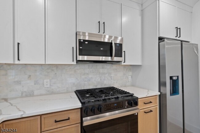 Photo - 196 Taylor St Unit 2