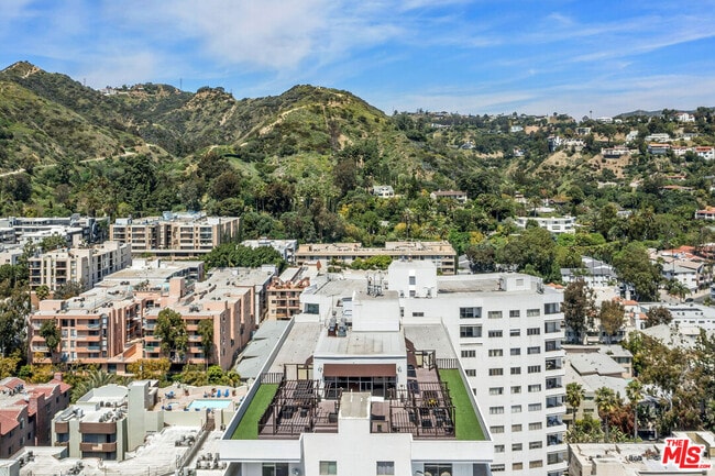 Building Photo - 7250 Franklin Ave Unit 503