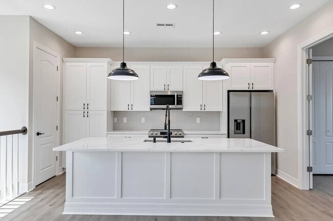 Building Photo - 8483 Laureate Blvd