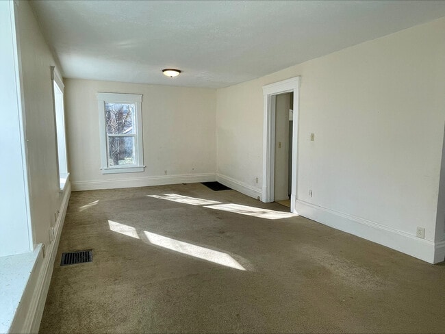 Photo - 580 Dayton St