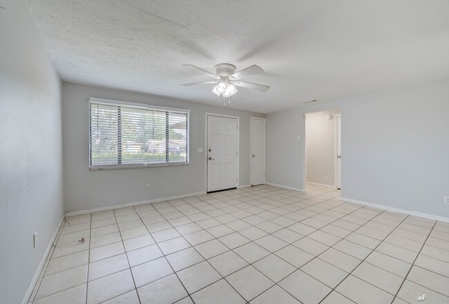 Photo - 1125 Bradley Cir