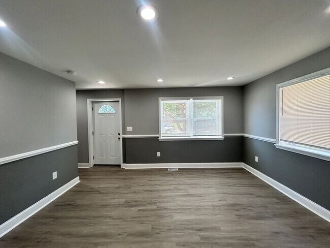 2 Bedrooms 2 Bathrooms