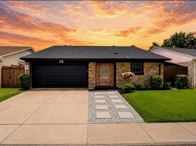 Building Photo - 2212 Benbrook Dr