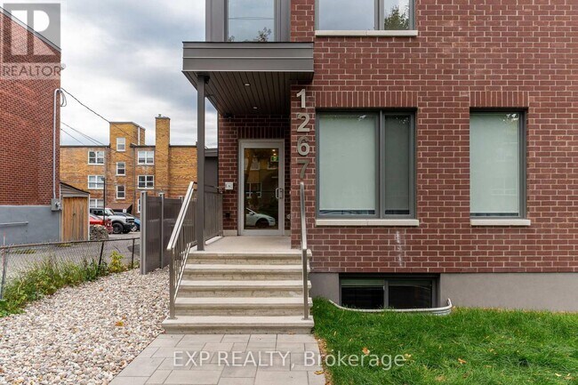 Photo - 1267 Summerville Ave