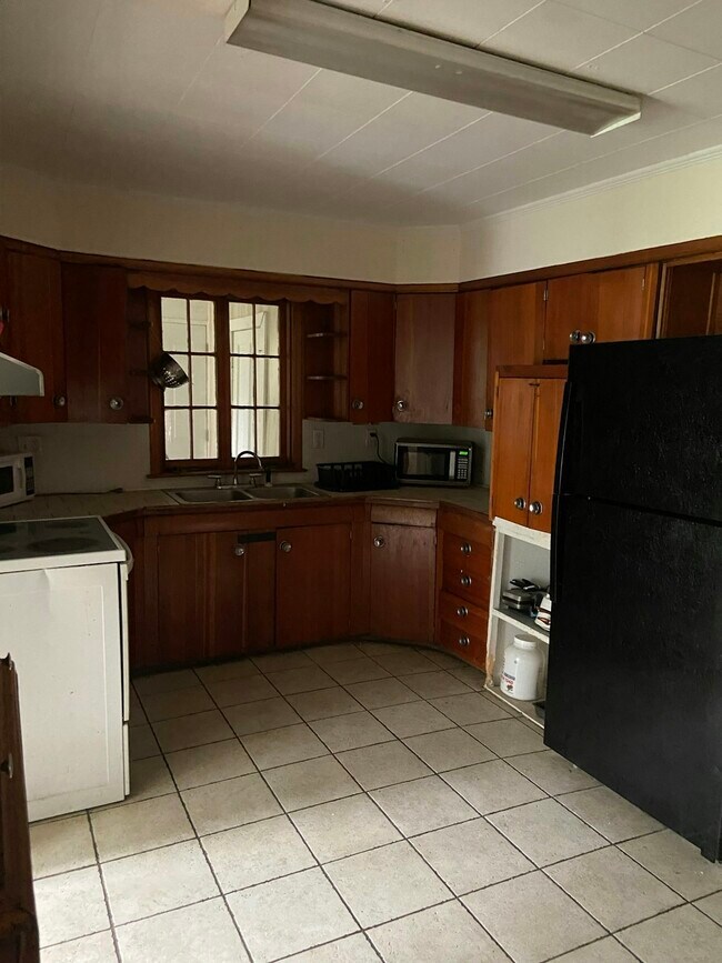 Photo - 200 W Morrison St Unit Downstairs Room A