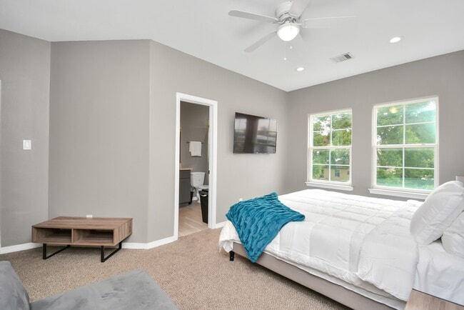 Photo - 3019 Elysian St