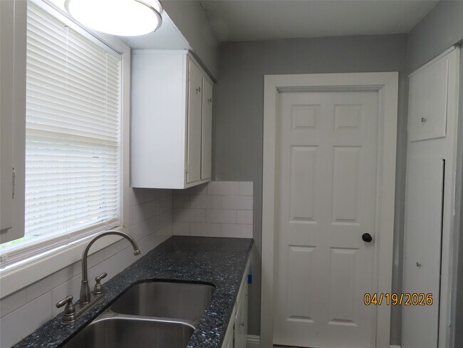 Photo - 10410 Broadstairs St