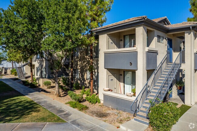 Photo - Sol District