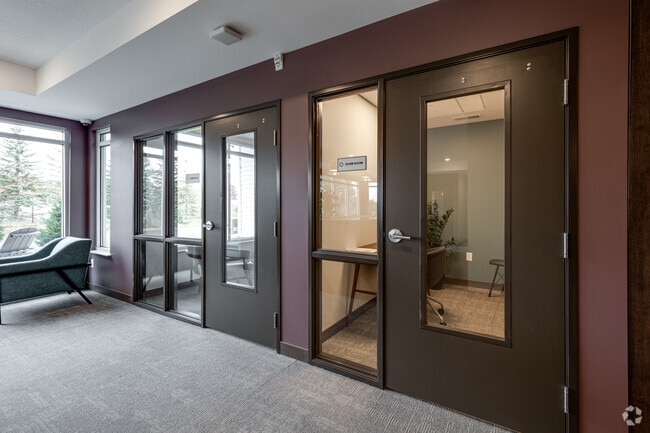 Lobby Zoom Rooms - Aurora Vista