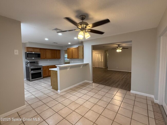 Photo - 1170 Molaki Dr