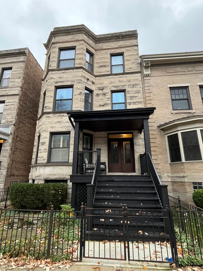 Building Photo - 1427 W Berwyn Ave Unit 2