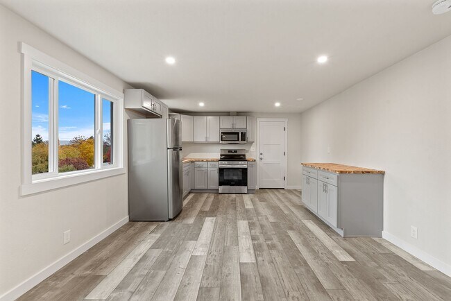 Photo - 460 N James Ave Apartment Unit #A