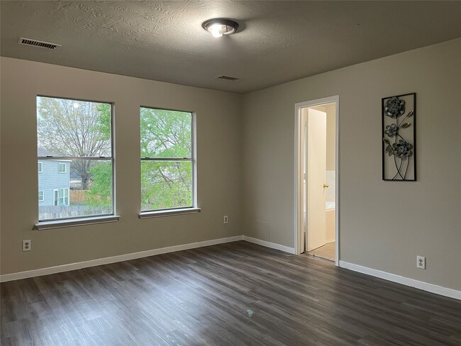 Photo - 6614 Amberfield Ln