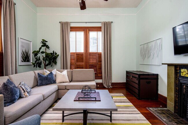 Photo - 664 Arlington Pl Unit 1