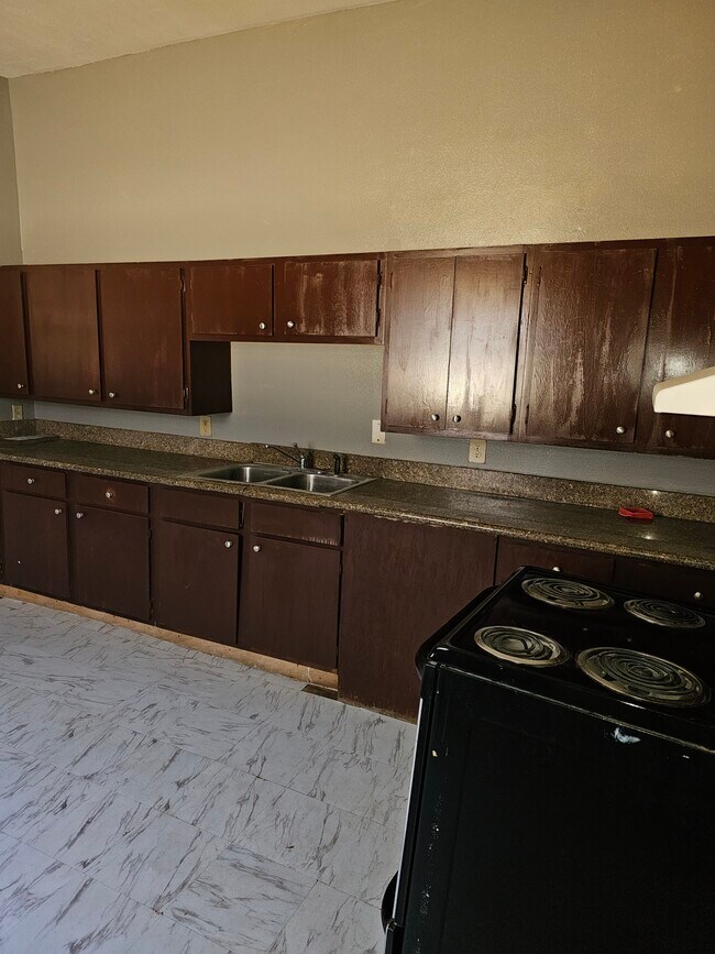 Photo - 2617 S Johnson St