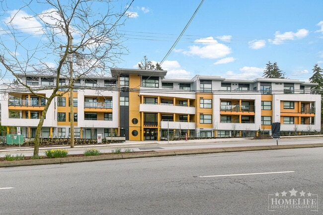 Building Photo - Effortless Living in the Heart of South Su... Unit 208
