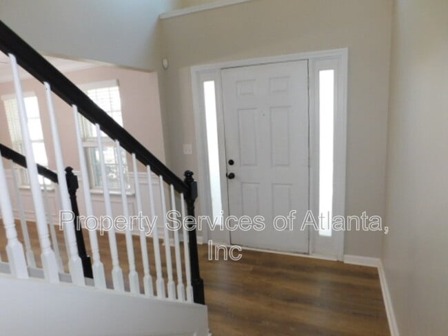 Photo - 1834 Stephens Pond View