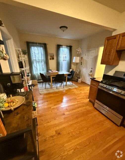 Building Photo - 58 Medford St Unit 1 Rental