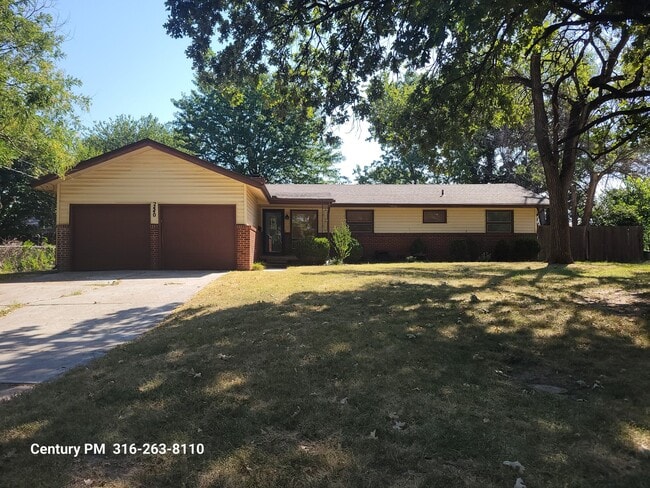 Building Photo - 2440 N Clarence Ave