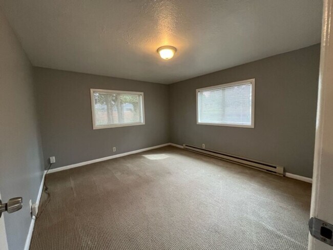 Photo - Charming one level 2 bedroom 1 bath house ...