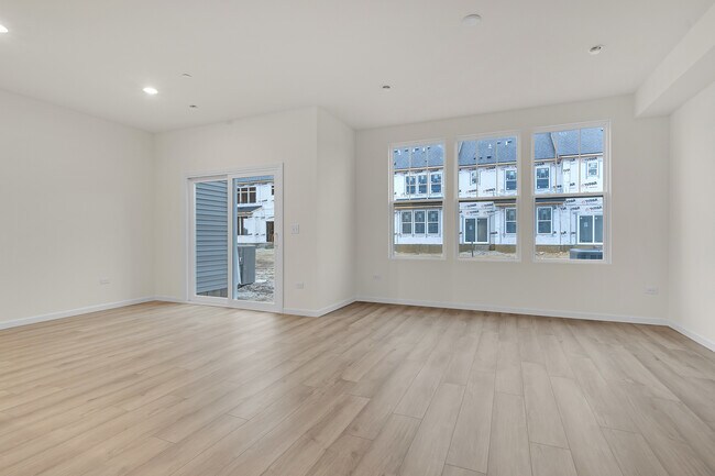 Photo - 5913 Hawkweed Dr