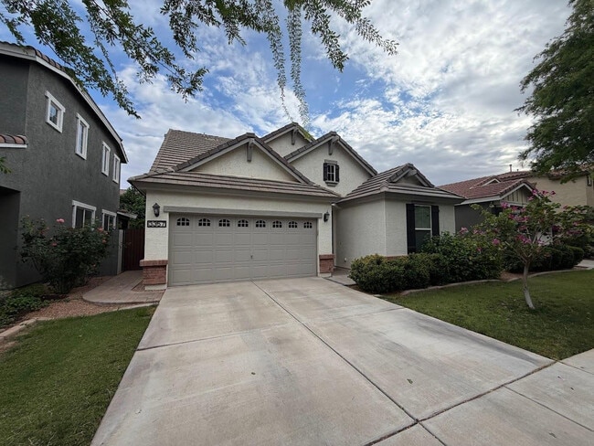 Building Photo - 3357 E Cheyenne St