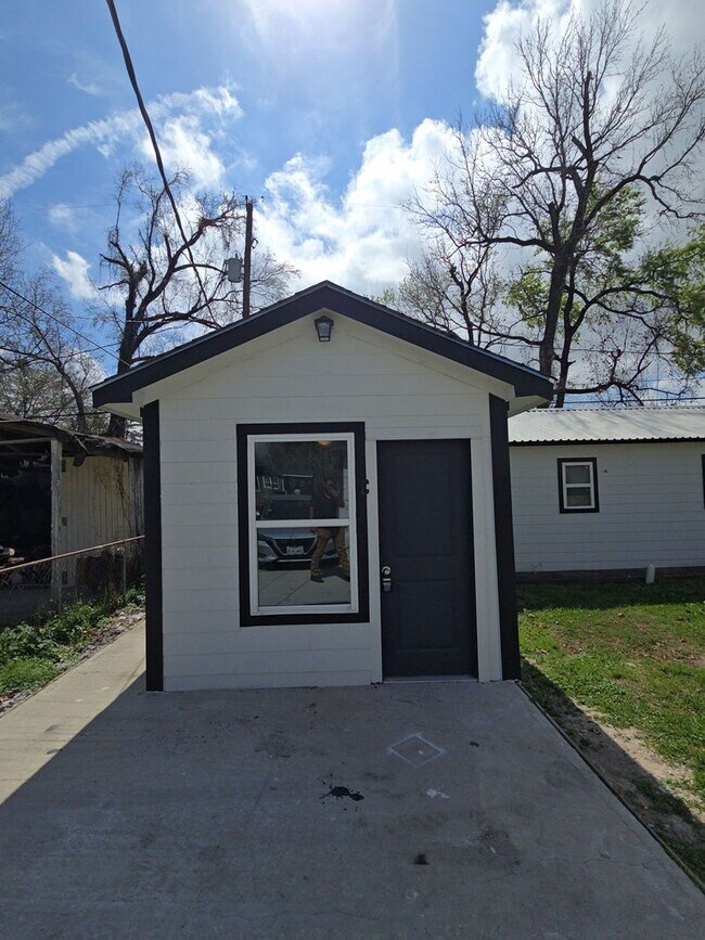 Photo - 9010 Linda Vista Rd Unit C