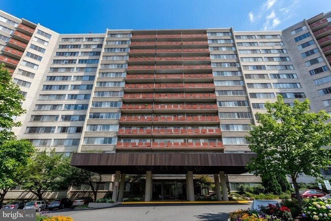 Building Photo - 5340 Holmes Run Pkwy Unit 516