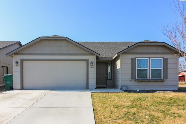 3 Bed/2 Bath Kennewick Home - 3 Bed/2 Bath Kennewick Home