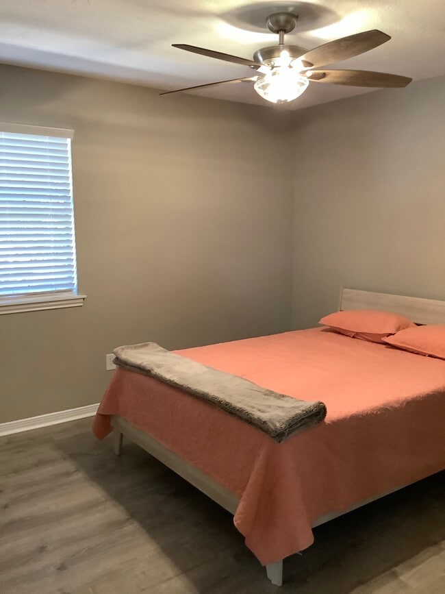 Photo - 2402 Sycamore Ave