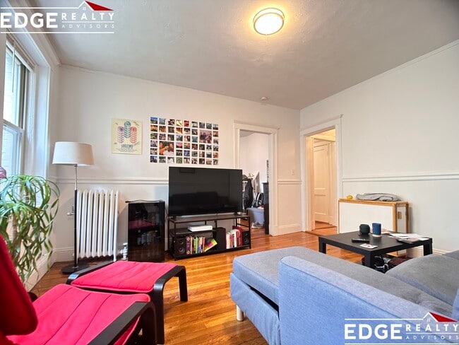 Photo - 264 Kelton St Unit 2