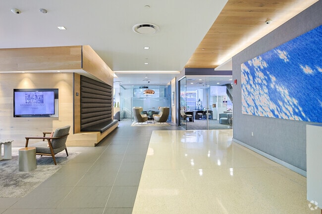 Lobby & Lounge - Watermark Kendall West
