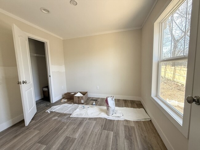 Photo - 719 Peyton Rd