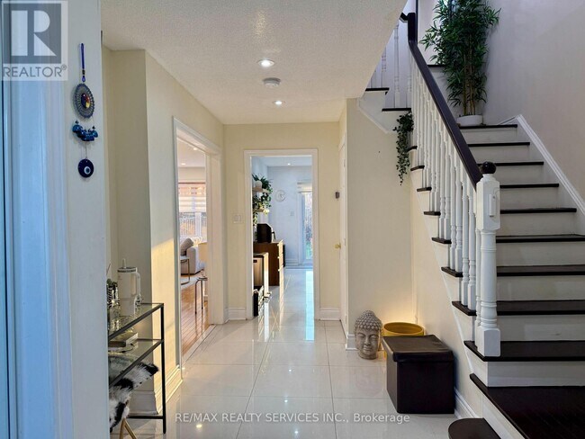 Photo - 15 Inverhuron Trail