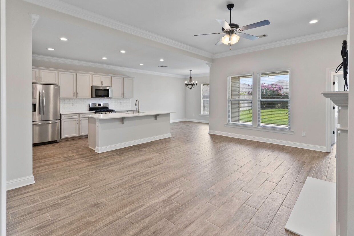 3 Bedroom House Available NOW - 3 Bedroom House Available NOW
