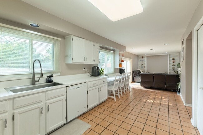 Photo - 520 Highland Grove Dr