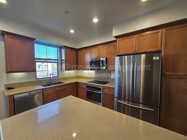 Building Photo - 209 Westpark Ct Unit 403