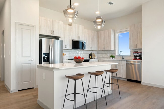 Photo - Jefferson Halstead