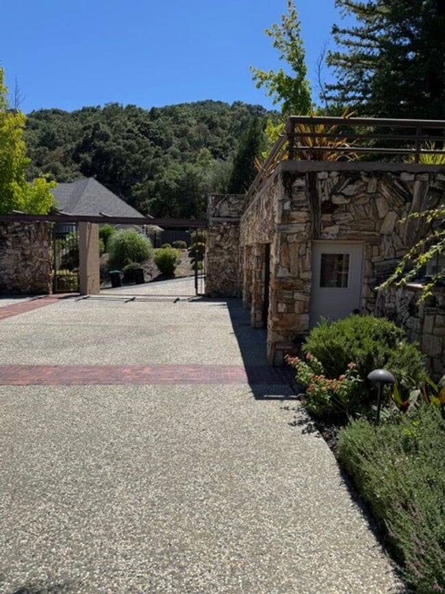 Building Photo - Pleasanton 4 bed / 4 bath Ultra-Private 1.3-Acre Sanctuary with Panoramic Views, pool and spa