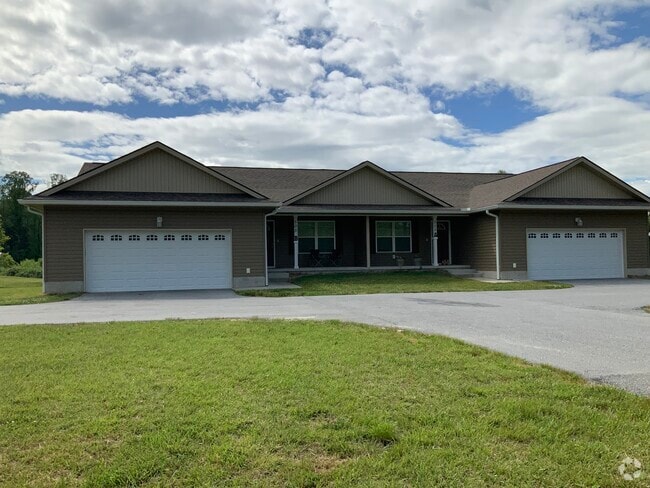 Right side Unit A - 505 Clear Creek Rd Rental