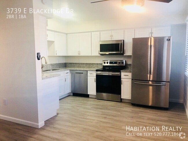 Building Photo - Beautifully renovated 2bd/1ba in Central T... Rental