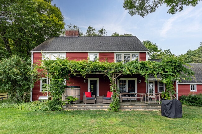 Photo - 23 W Mountain Rd