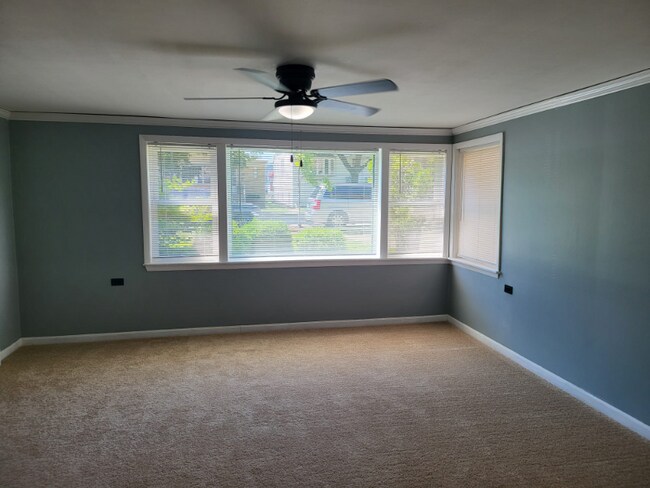 Photo - 4133 N McVicker Ave Unit B