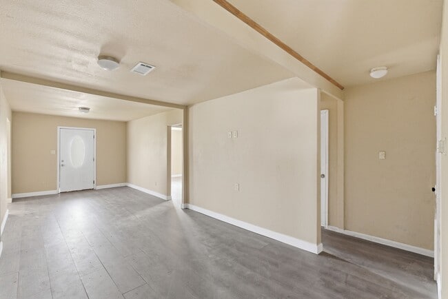 Photo - 2411 Leffingwell St